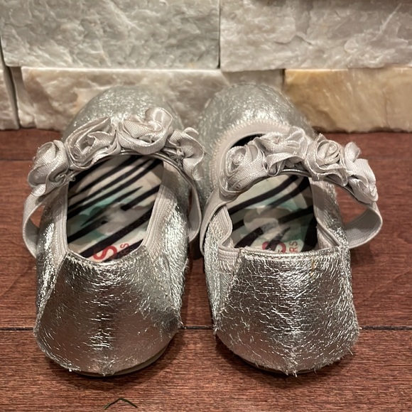 Michael Kors Rosie Shoe - Picture 5 of 8